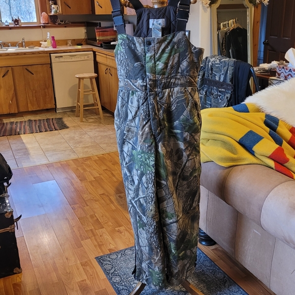 Women's S LINED Camouflage Adventure Overalls - Picture 7 of 11